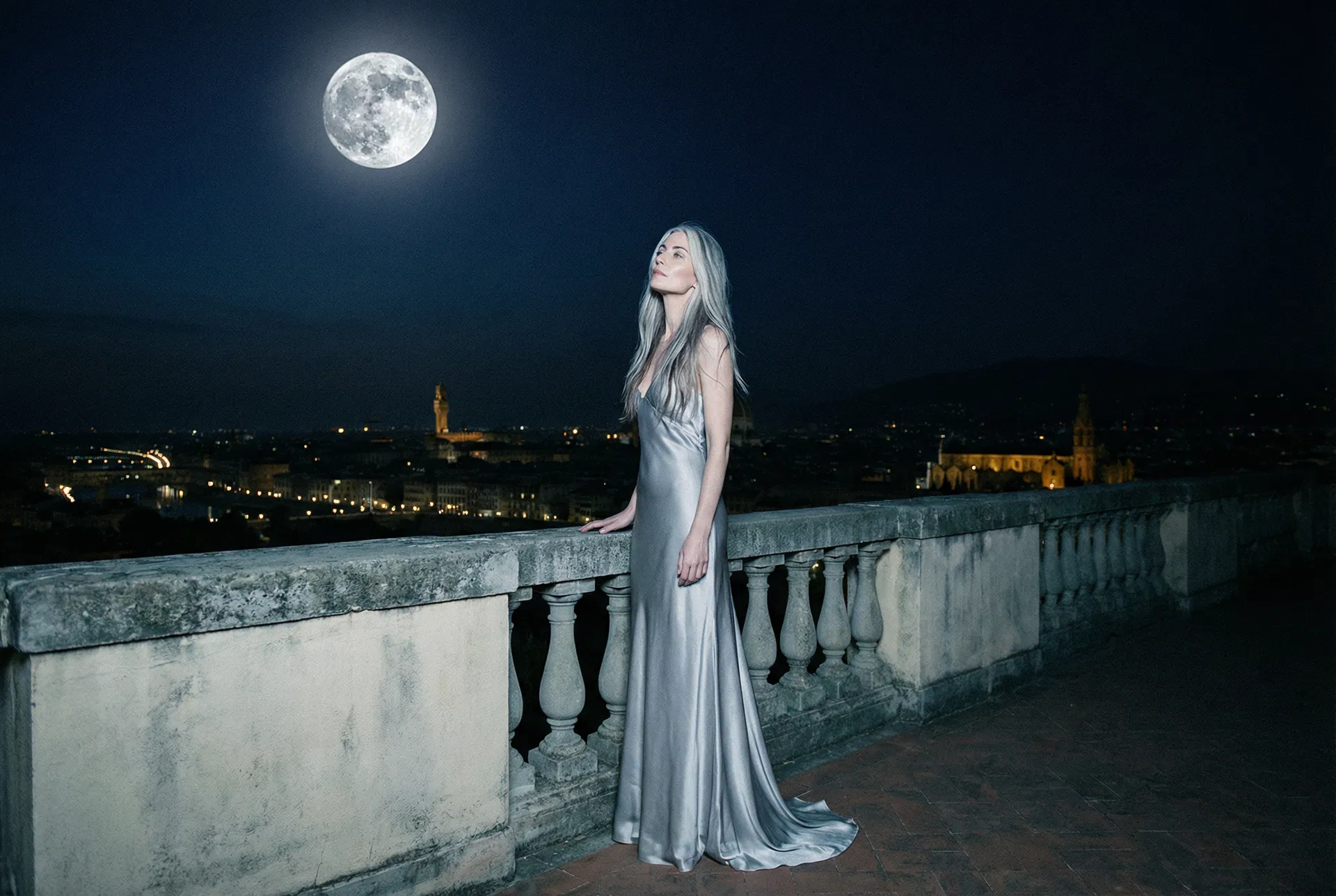 Pleine Lune #H 23/11 — Cool ash blonde with platinum highlights keratin bonds model