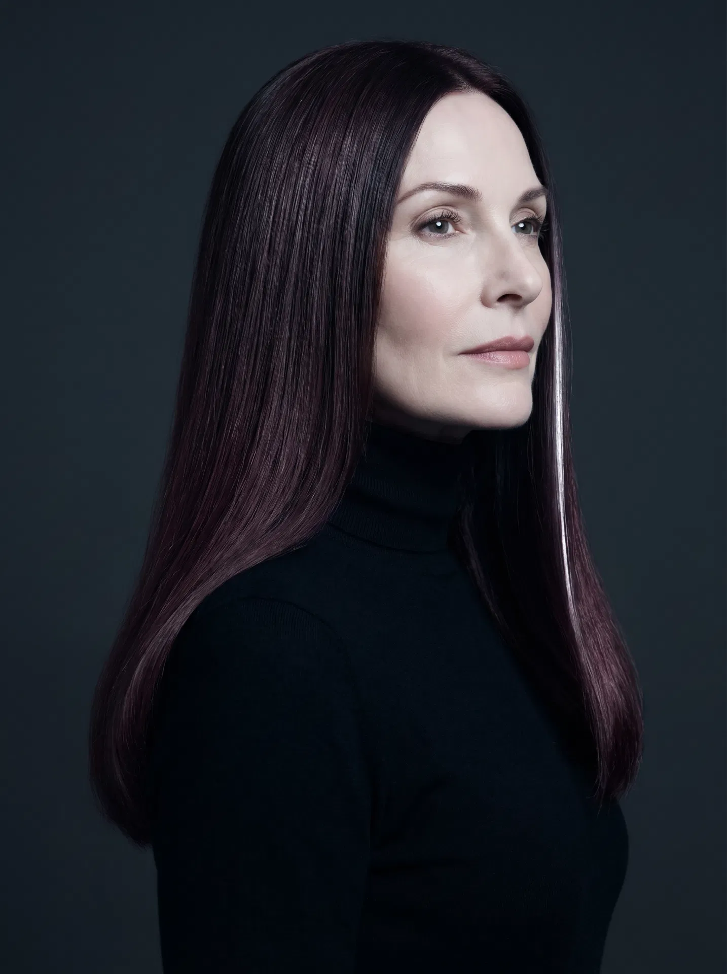 Ébène — Hair Topper model, deep cool-toned dark brown hair topper