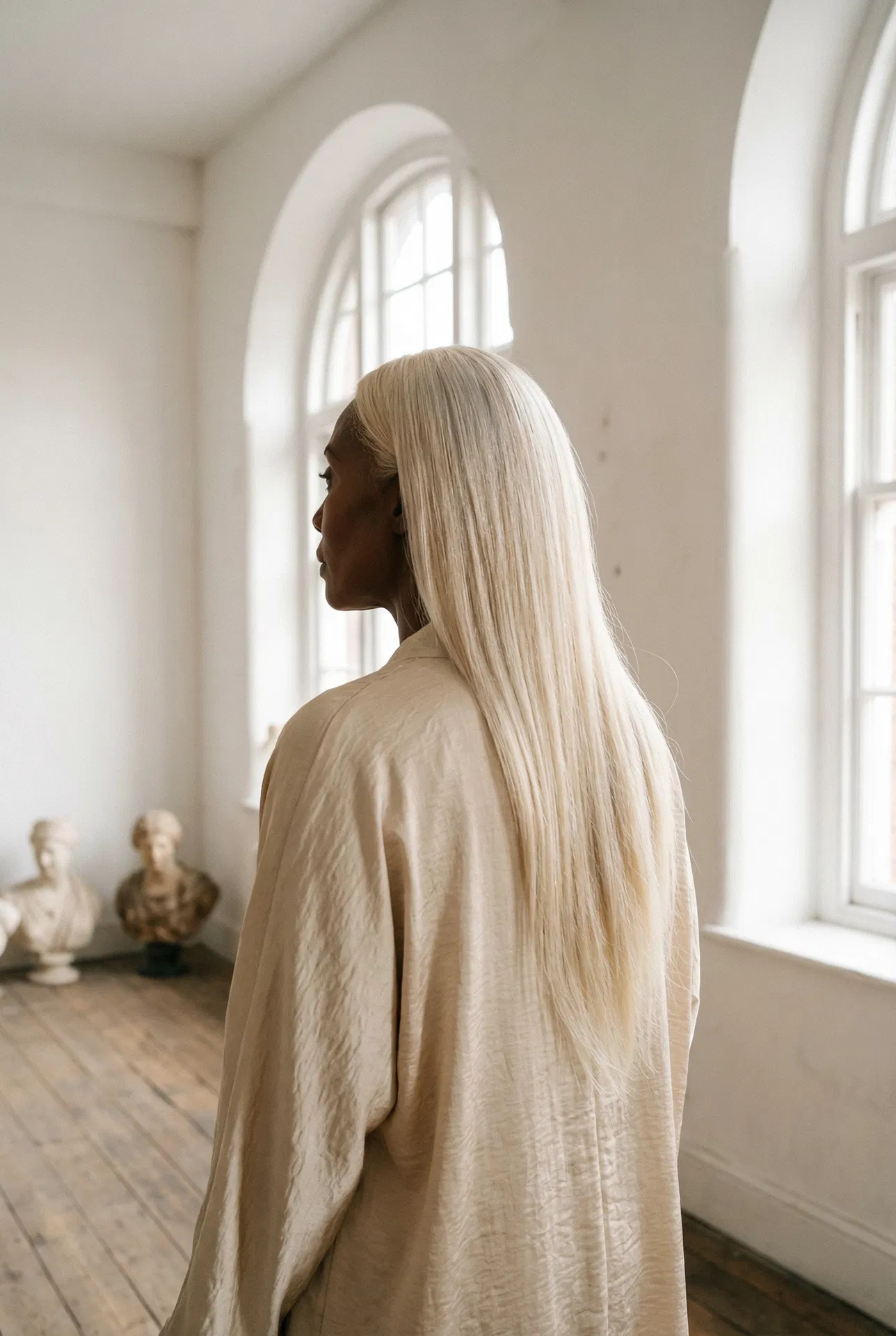Ivoire #24.1 — Pale creamy warm-cool blonde keratin bonds model